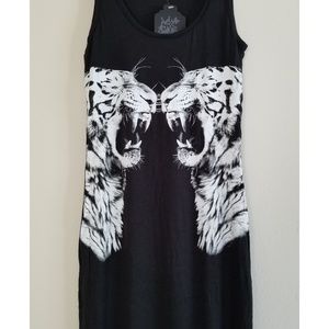 Urban Outfitters Dresses - Maxi dress with 2 Tigers NEW! Urban Outfitters Dresses - Maxi dress with 2 Tigers NEW!